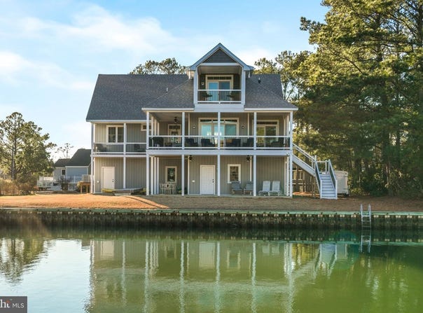 5403 PEARL DR, CHINCOTEAGUE ISLAND, VA 23336