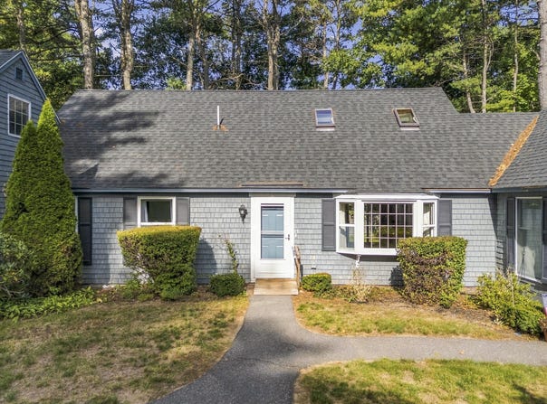 17 Ward Circle, Brunswick, ME 04011