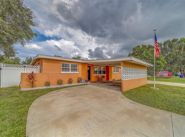 9664 GROVELAND STREET, SEMINOLE, FL 33772
