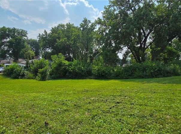 3949 Douglas Drive N, Crystal, MN 55422