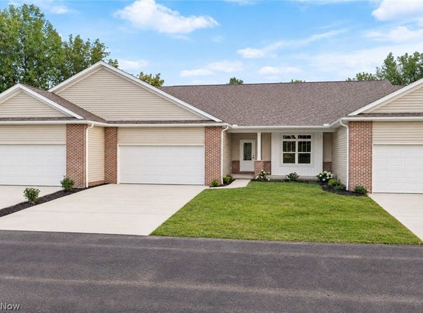 1219 Queen Anne Drive NW, Massillon, OH 44647