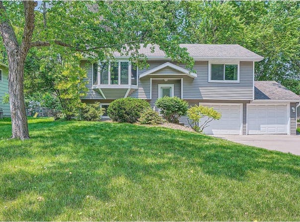 5774 213th Street N, Forest Lake, MN 55025