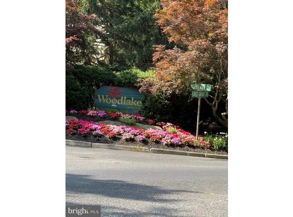 319 WOODLAKE DR, MARLTON, NJ 08053