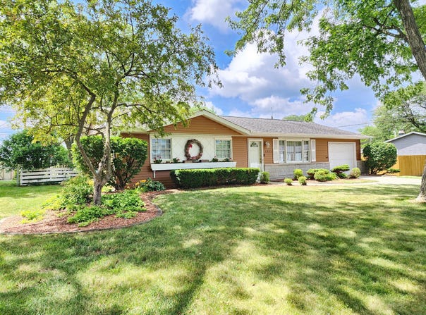 2933 79th Place W, Merrillville, IN 46410