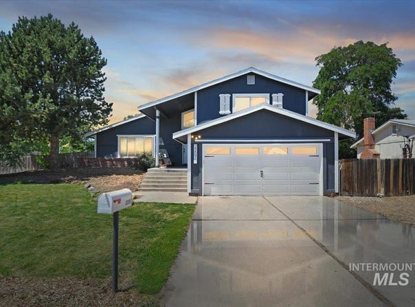 2207 NW 15th St, Meridian, ID 83646
