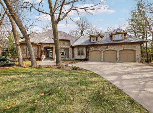 15330 Masons Pointe, Eden Prairie, MN 55347