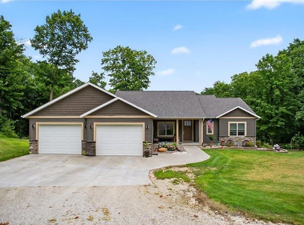 26269 Old Shady Wood Drive, Spring Valley, MN 55975