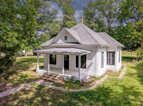 512 E 3rd, Winfield, KS 67156