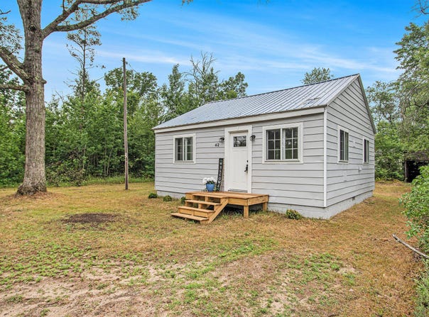 42 E Parkdale Drive, Idlewild, MI 49642