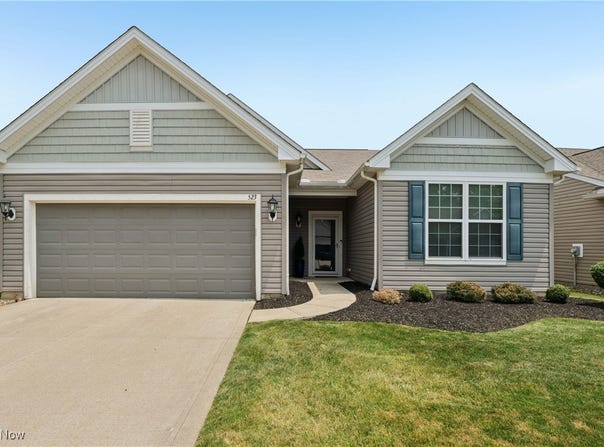 523 Arbor Lane, Copley, OH 44321