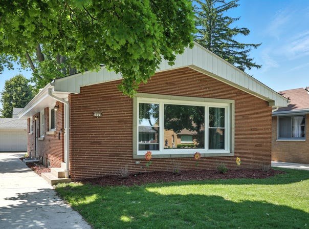3929 N 82nd St, Milwaukee, WI 53222