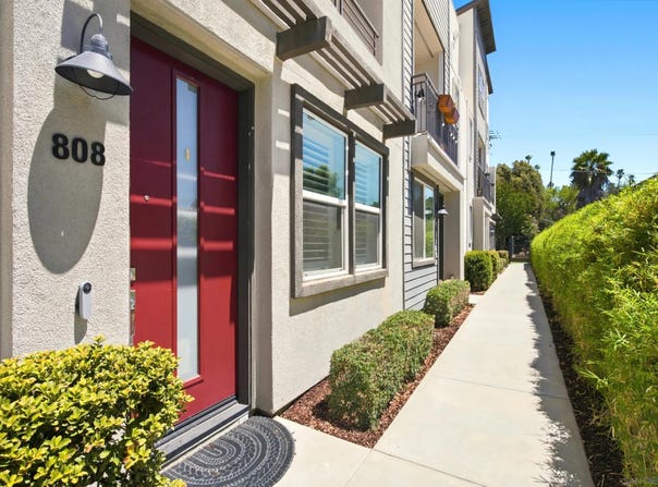 2572 S Escondido Blvd, Escondido, CA 92025