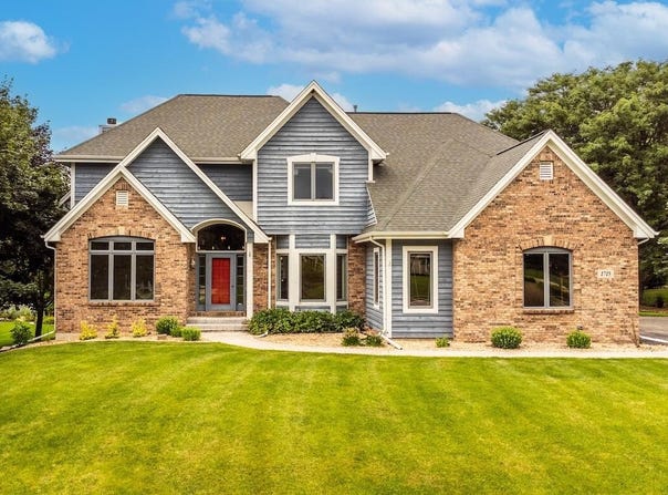 1715 Tallgrass Cir, Waukesha, WI 53188