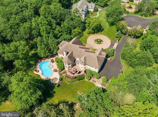 1389 LAMPLIGHTER CIRCLE, LOWER GWYNEDD, PA 19002