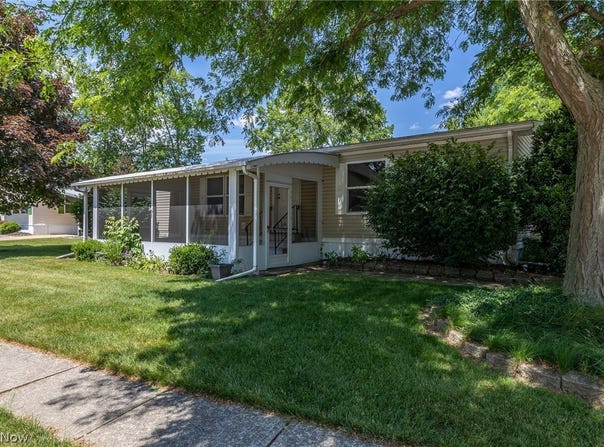 81 Periwinkle Drive, Olmsted Twp, OH 44138
