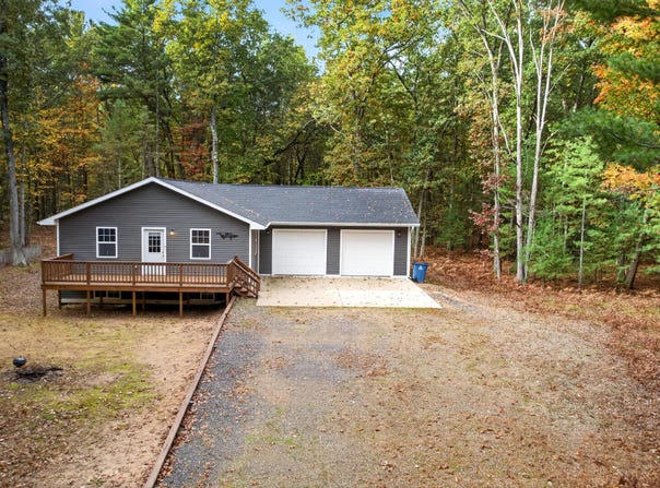 6245 Wayne Road, Pentwater, MI 49449