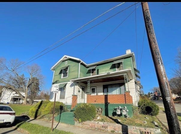 211 S Walnut St, New Castle, PA 16101
