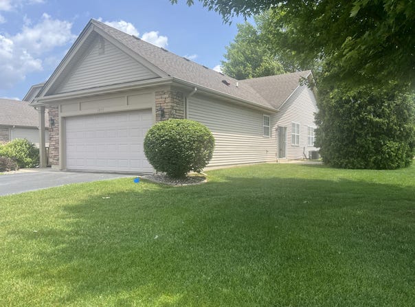 1297 Lily Lane, Schererville, IN 46375