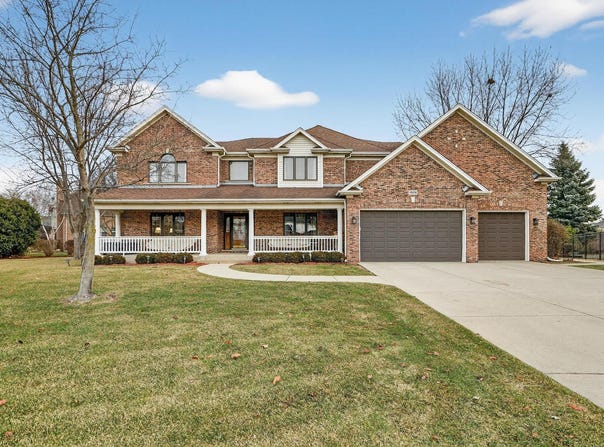 1036 E Talbot Street, Arlington Heights, IL 60004