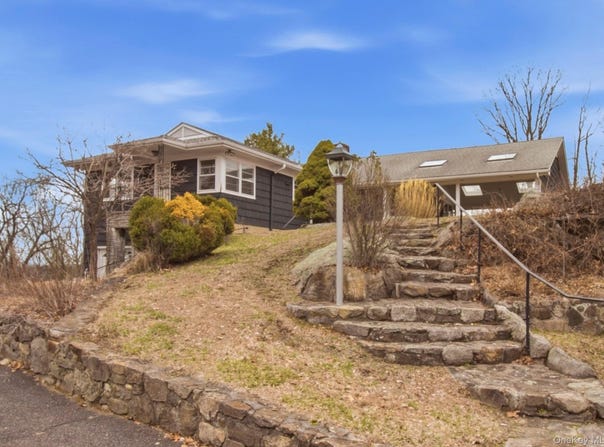 27 Allapartus Circle, Ossining, NY 10562