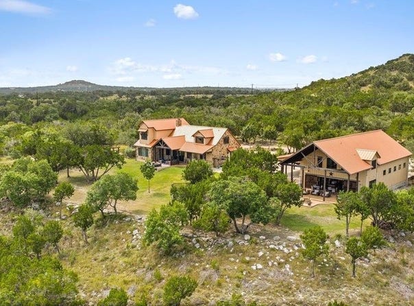 241 E Lynx Cv, Blanco, TX 78606