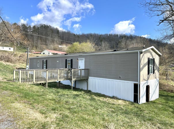 13 Woods Road, Castlewood, VA 24224