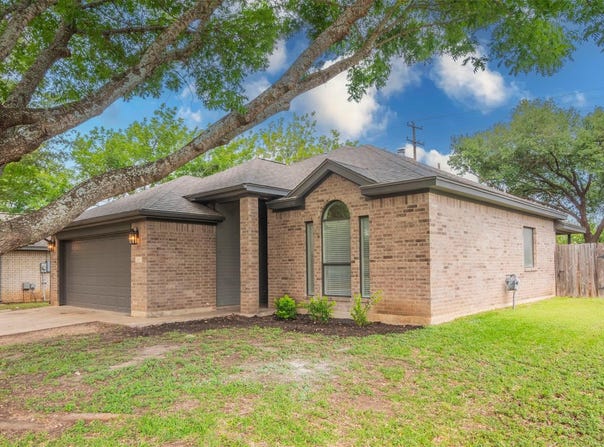 208 Bastian LN, Georgetown, TX 78626