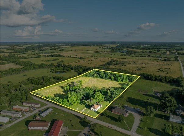 706 E 4th Street, Altamont, MO 64620