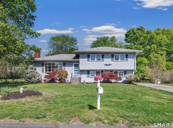 3 Laurel Avenue, Derby, CT 06418