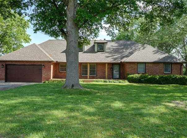 18611 E Salisbury Road, Independence, MO 64056