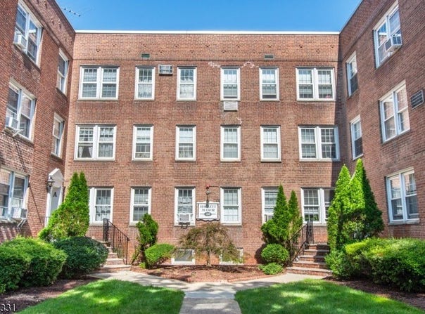 126 Hackett Pl, Rutherford Boro, NJ 07070-1652