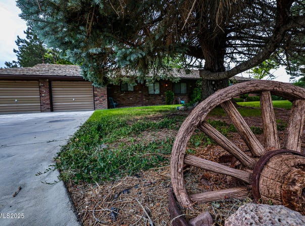 411 Pearl Street, Yerington, NV 89447