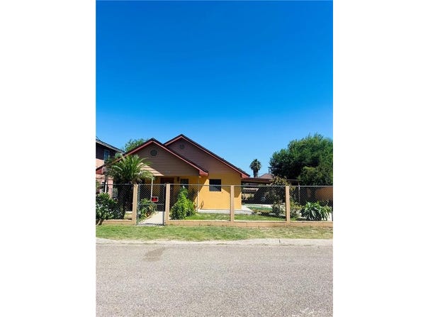 2349 E Elaine Street E, Roma, TX 78584