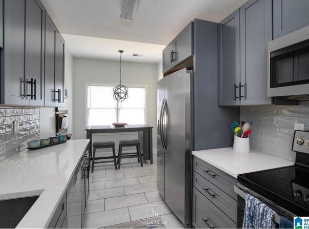 703 HILLSBORO LANE, HELENA, AL 35080