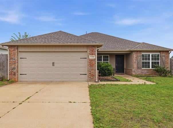 1200 Granite Lane, Noble, OK 73068