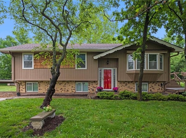 14404 Kansas Avenue, Bonner Springs, KS 66012