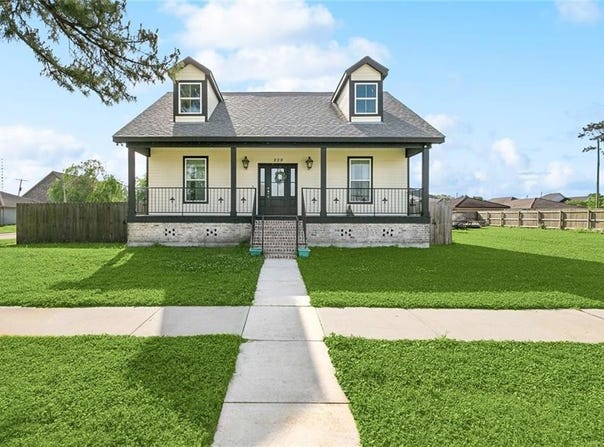229 JAGUAR Drive, Arabi, LA 70032