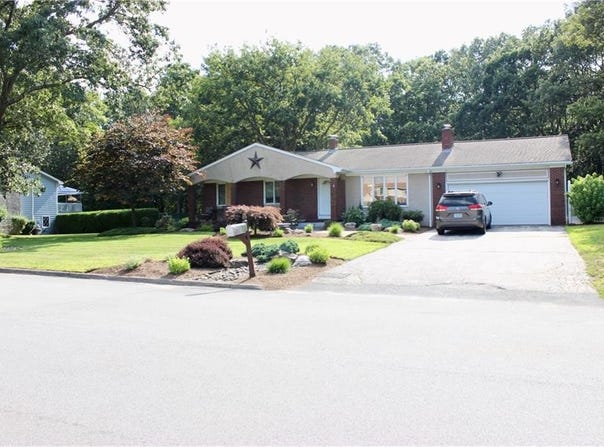 25 Beechnut Drive, Johnston, RI 02919