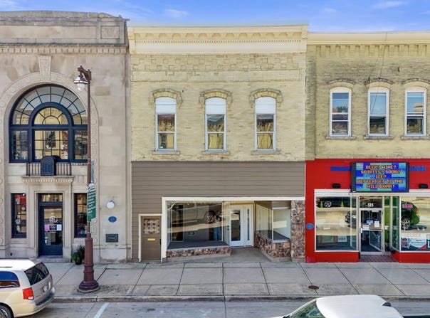 315 E Main St, Waupun, WI 53963