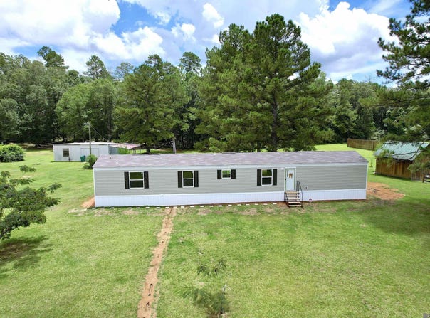 89 Sibley Rd, Pine Grove, LA 70453