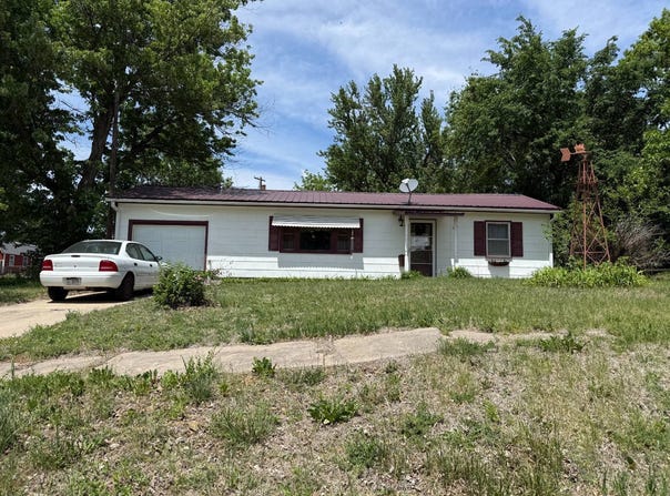 607 E Maple, Sutton, NE 68979