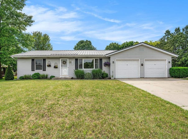 513 Sunset Lane, Middlebury, IN 46540