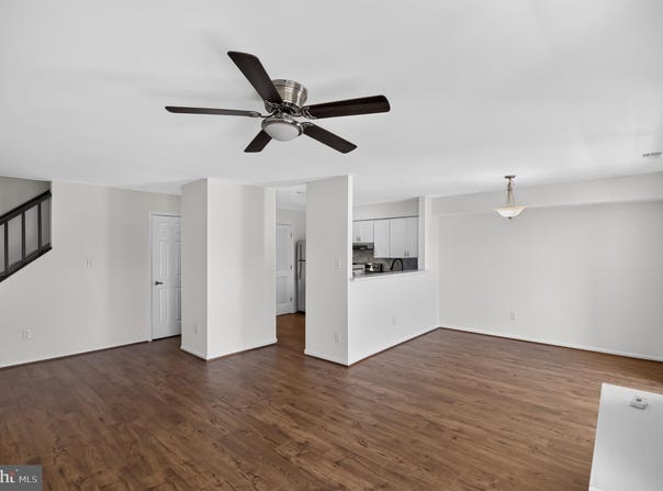 1056 WARWICK, STERLING, VA 20164