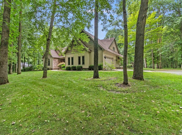 12855 W Albain, Petersburg, MI 49270