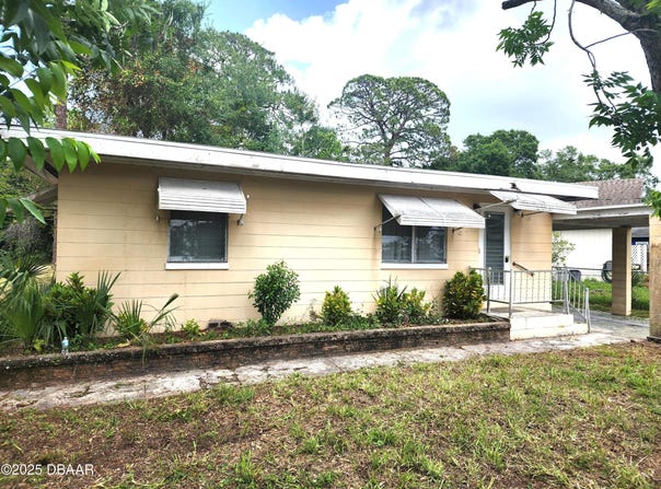 2647 Brookline Avenue, New Smyrna Beach, FL 32168