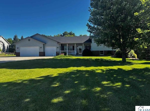 44137 Willow Road, St. Peter, MN 56082