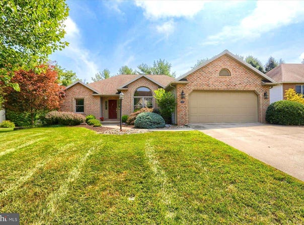 960 WOODLEY DRIVE, MECHANICSBURG, PA 17050