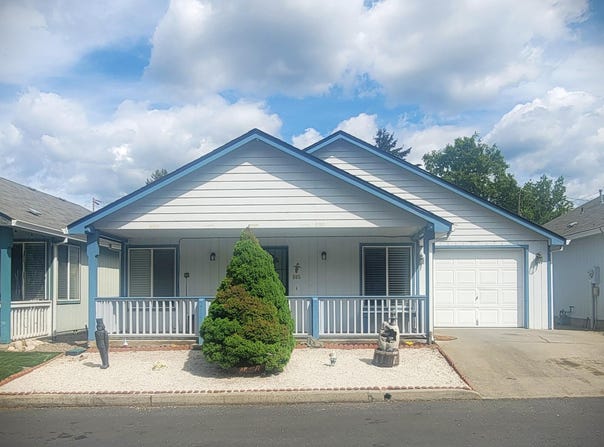 805 Bower Lane, Grants Pass, OR 97527