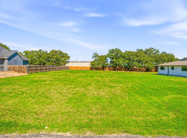 1949 N Dale Avenue, Stephenville, TX 76401