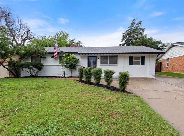 3241 Earle Drive, Haltom City, TX 76117